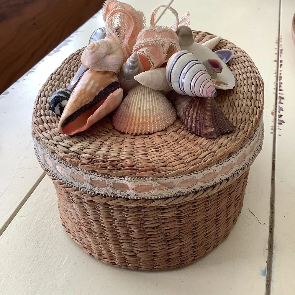 Vintage Seagrass Seashell Lidded Basket